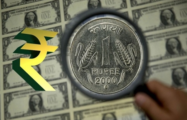ہندوستانی کرنسی 35 پیسے گر کر 95.63 فی ڈالر کی کم ترین سطح پر پہنچ گئی ہندوستانی کرنسی 35 پیسے گر کر 95.63 فی ڈالر کی کم ترین سطح پر پہنچ گئی
