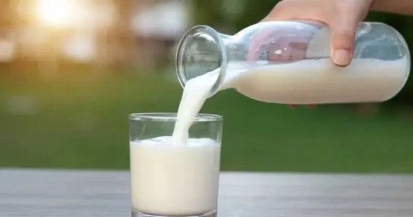 امول اور مدر ڈیری نے دودھ کی قیمتوں میں اضافہ کیا