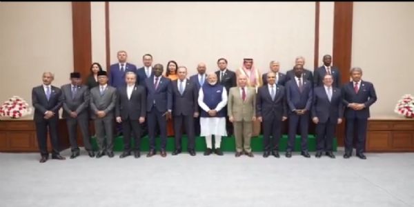 وزیر اعظم مودی نے برکس ممالک کے وزرائے خارجہ سے ملاقات کی۔