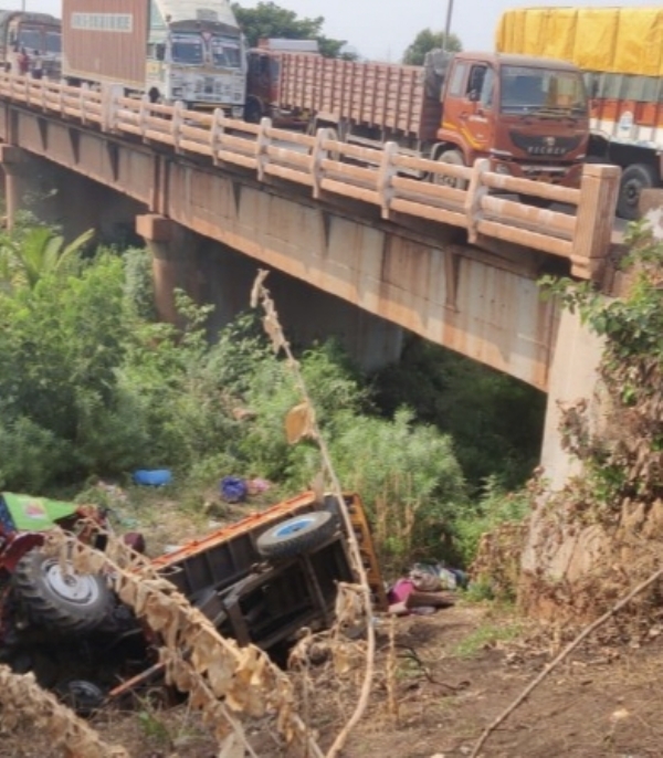 کرناٹک کے کوپل میں ٹنگابھادرا پل پر حادثے میں چھ افراد کی موت