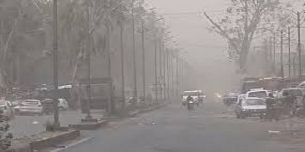 مدھیہ پردیش میں موسم بدلا، آندھی اور بارش سے کئی اضلاع میں تباہی