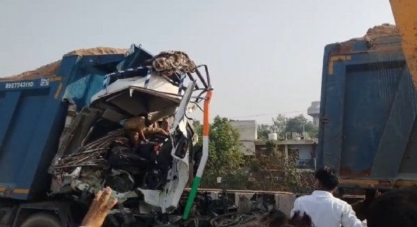 کھڑے ڈمپر کو پیچھے سے آتے تیز رفتار ڈمپر نے ٹکر ماری، دو بھائی جاں بحق