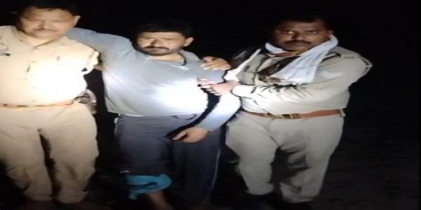 سلطان پور: پولیس انکاونٹر میں 25 ہزار روپے انعام والا گائے کا اسمگلر زخمی