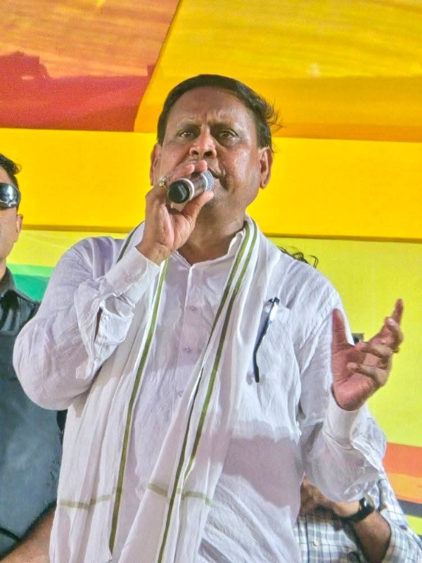 جانوروں کی قربانی کے معاملہ پر کوئی سمجھوتہ نہیں کریں گے مسلمان : ہمایوں کبیر جانوروں کی قربانی کے معاملہ پر کوئی سمجھوتہ نہیں کریں گے مسلمان : ہمایوں کبیر