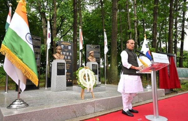 راج ناتھ سنگھ نے سیول کے امیجن گیک پارک میں ہندوستانی جنگی یادگار کا افتتاح کیا