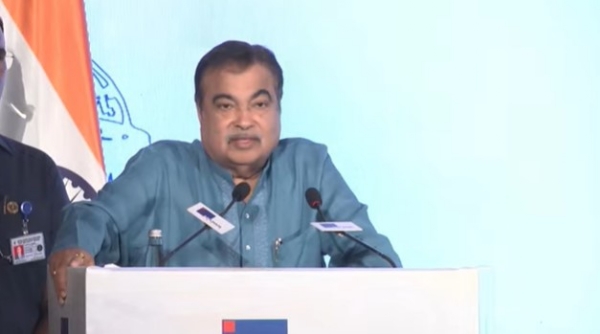 GADKARI-AMCHAM-EXPRESSWAY-GREEN-HIGHWAY