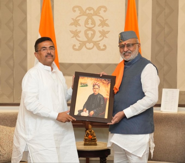 شوبھیندو ادھیکاری نے صدر، نائب صدر اور وزیر دفاع سے ملاقات کی شوبھیندو ادھیکاری نے صدر، نائب صدر اور وزیر دفاع سے ملاقات کی