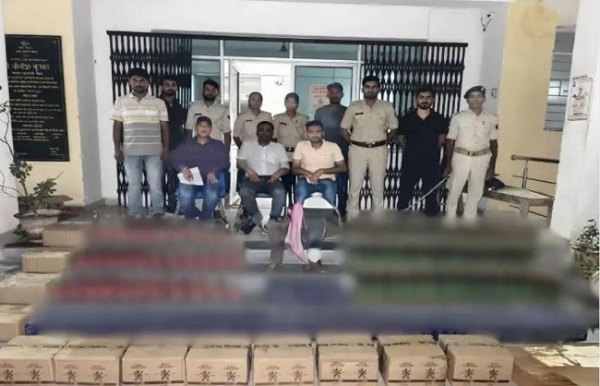 سپول میں محکمہ ایکسائز کی بڑی کارروائی، 1297بوتل غیر ملکی شراب  کے ساتھ اسمگلر گرفتار