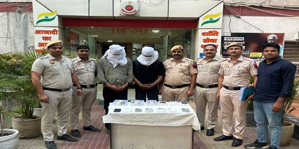 او ایل ایکس پر آئی فون بیچنے والوں کو بناتے تھے نشانہ ، دو گرفتار، 13 فون برآمد