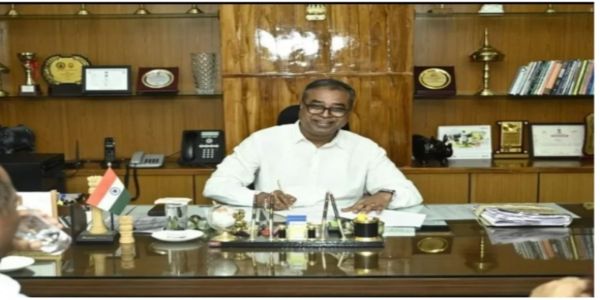 رشوت خوری میں پھنسے اے سی ایس افسر لاچیت داس کی مشکلات میں اضافہ، رشتہ دار کے فلیٹ سے کروڑوں کی نقدی برآمد