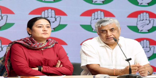 کانگریس نے بڑھتی مہنگائی اور ایندھن کی قیمتوں کے معاملے پر مرکزی حکومت کو نشانہ بنایا