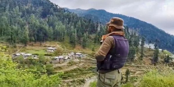 راجوری میں سیکورٹی فورسز اور دہشت گردوں کے مابین جھڑپ