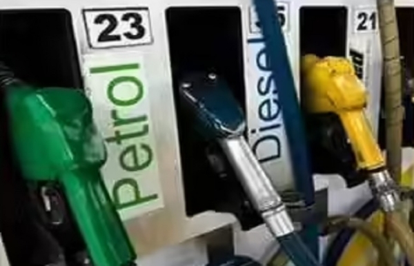 Petrol-becomes-87-paise-costlier-and-diesel-91-pai Petrol-becomes-87-paise-costlier-and-diesel-91-pai