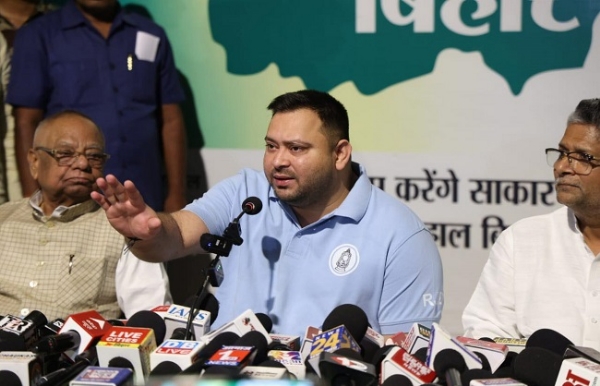 تیجسوی یادو نے پٹرولیم کی قیمتوں میں اضافہ کو لے کر مرکزی اور ریاستی حکومتوں پر حملہ کیا