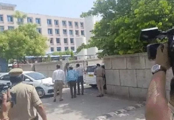 بھوپال ایمس احاطے میں مرچری کے پاس کی تصویر