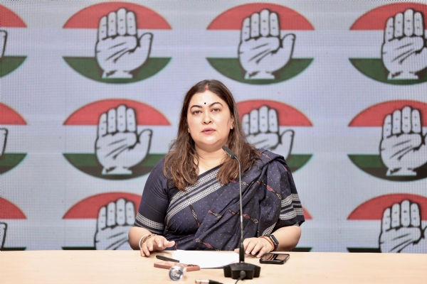 ڈیزل اور پیٹرول کی قیمتوں میںاضافہ پر کانگریس کا شدید ردعمل ڈیزل اور پیٹرول کی قیمتوں میںاضافہ پر کانگریس کا شدید ردعمل