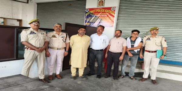 کٹھوعہ پولیس نے منشیات فروش کی جائیداد کو ضبط کیا