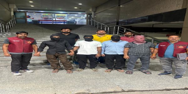 آئی پی ایل میچز کے دوران موبائل چوری میں ملوث بین ریاستی گینگ کا پردہ فاش، 15 مہنگے فون برآمد