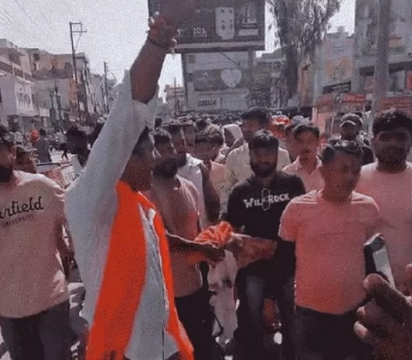 رتلام میں احتجاج کرتے ہوئے ہندو کارکن، فائل فوٹو رتلام میں احتجاج کرتے ہوئے ہندو کارکن، فائل فوٹو