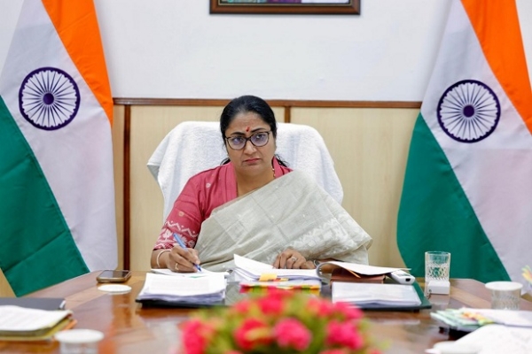 CM-fire-9dead-vivakvihar-delhi