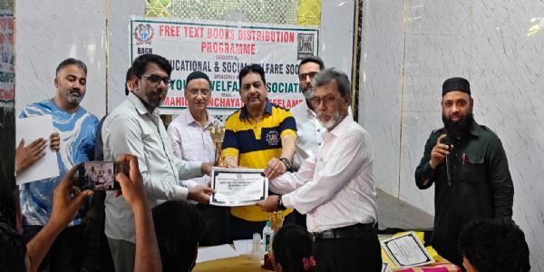 باغ ایجوکیشنل اینڈ سوشل ویلفیئر سوسائٹی کے زیرِ اہتمام مفت کتابوں اور تعلیمی کورسز کی تقسیم کا کامیاب انعقاد