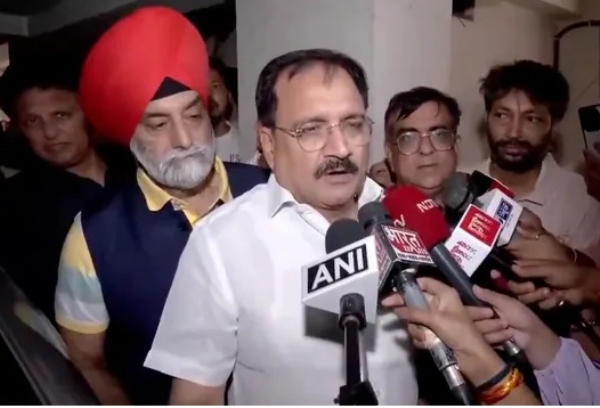 delhi-BJP-President-met-fire