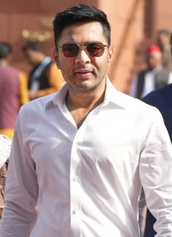 سی آئی ڈی کی ٹیم ابھیشیک بنرجی کی رہائش گاہ پہنچی، ٹی ایم سی ایم پی گھر پر نہیں پائے گئے