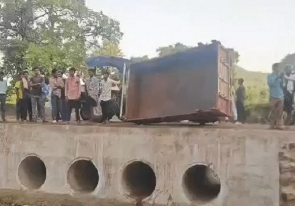 انوپ پور ضلع میں ٹریکٹر ٹرالی پلٹی۔ فائل فوٹو