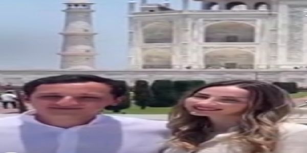 امریکی صدر ڈونلڈ ٹرمپ کی بیٹی نے اپنے شوہر کے ساتھ تاج محل کا دیدار کیا
