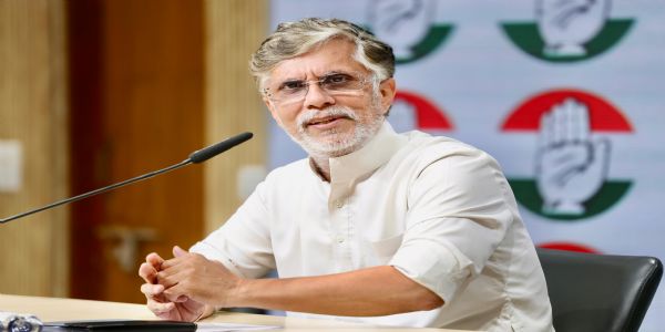 نیٹ پیپر لیک معاملے میں حکومت جوابدہی سے بچ رہی ہے: کانگریس