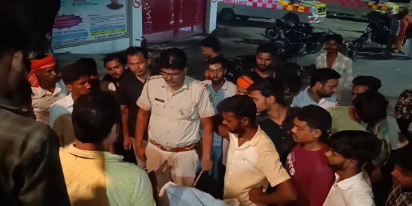 تیز رفتار بائک کی زد میں آنے سے ایک شخص کی موت، گاؤں والوں نے پولیس اور اسپتال پر برہمی کا اظہار کیا