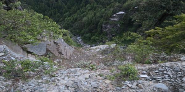 سیاحوں کی کار ہماچل پردیش کے چمبا میں کھائی میں گری ، 8 افراد کی موت کا خدشہ