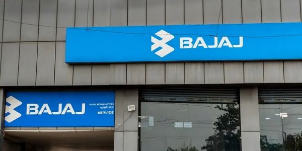 اپریل میں بجاج آٹو کی کل فروخت 40 فیصد بڑھ کر 513,792 یونٹس ہوگئی
