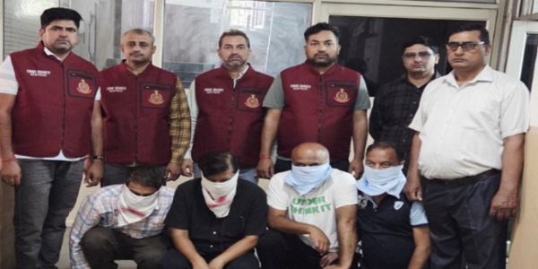 نیٹ امیدواروں سے ایم بی بی ایس میں داخلے کے نام پر دھوکہ دینے والا گروہ پکڑا، ڈاکٹر سمیت چار گرفتار