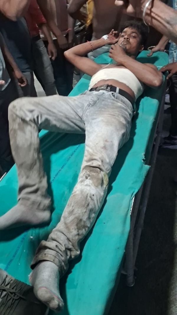 میڈیا سے بات کرتے ہوئے روہت