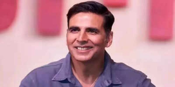 اکشے کمارنے آنکھ کا آپریشن کروایا