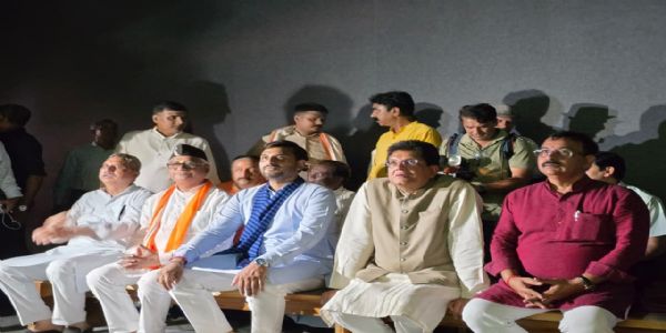 آئندہ انتخابات میں یوپی کے عوام ایک بار پھر مودی-یوگی کو آشیرواد دیں گے: پیوش گوئل