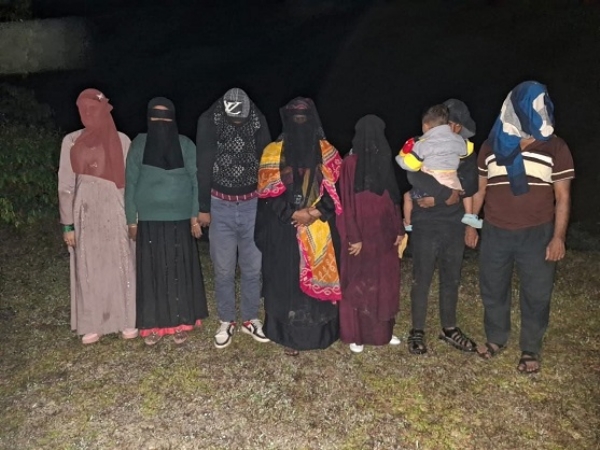 گوہاٹی ریلوے اسٹیشن پر 9 بنگلہ دیشی گرفتار گوہاٹی ریلوے اسٹیشن پر 9 بنگلہ دیشی گرفتار