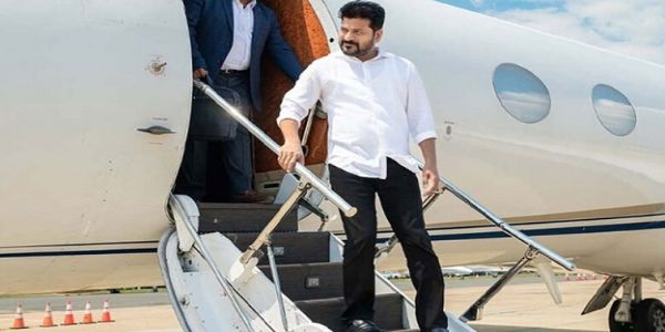خراب موسم کے باعث ریونت ریڈی کی پرواز کا رخ حیدرآباد کے بجائے بنگلورو تبدیل