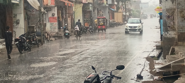 JAUNPUR-WEATHER-TURNS-PLEASAN JAUNPUR-WEATHER-TURNS-PLEASAN