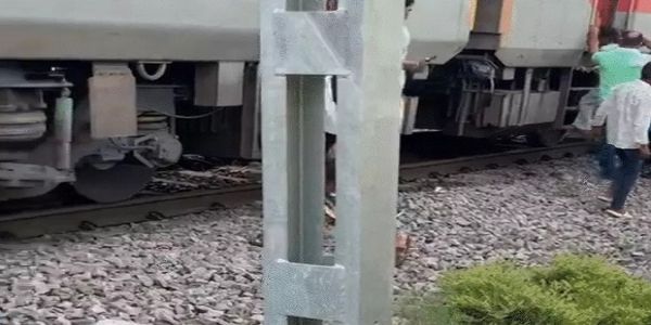 مدھیہ پردیش کے مرینا میں ٹرین کی زد میں آنے سے چار مسافروں کی موت