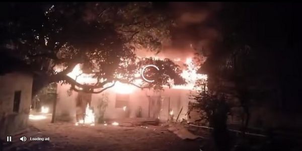 دمدما کے ڈیلی بازار میں لگی ہولناک آگ، کئی دکانیں جل کر خاکستر