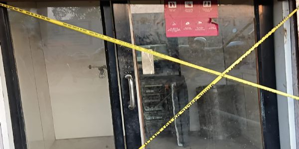 ایکسس بینک کا اے ٹی ایم کاٹ کرنقدی لے گئے چور