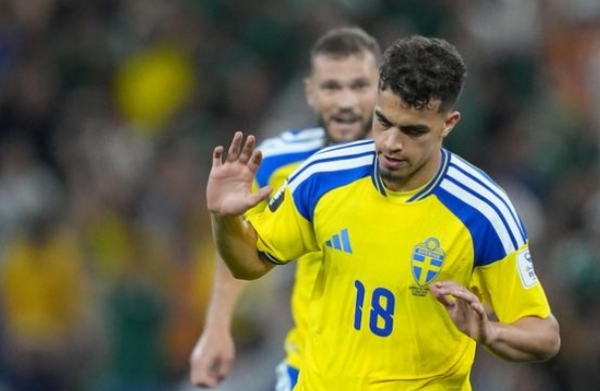 Sports-Football-FIFAWC-Ayari-sweden-beat-tunisia