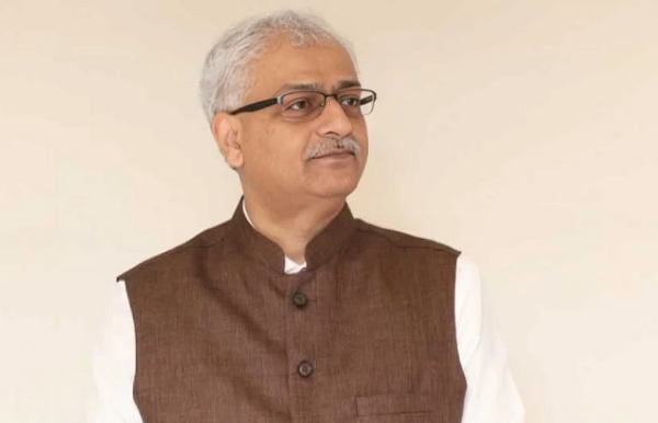 ہتیش رمیش چندر جوشی نے جی آئی سی ری کے چیئرمین و منیجنگ ڈائریکٹر کا عہدہ سنبھالا ہتیش رمیش چندر جوشی نے جی آئی سی ری کے چیئرمین و منیجنگ ڈائریکٹر کا عہدہ سنبھالا