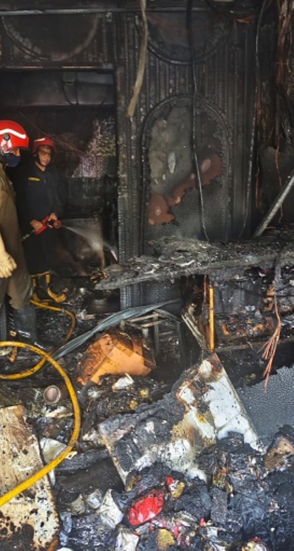Fire-a-takeaway-restaurant-in- Fire-a-takeaway-restaurant-in-