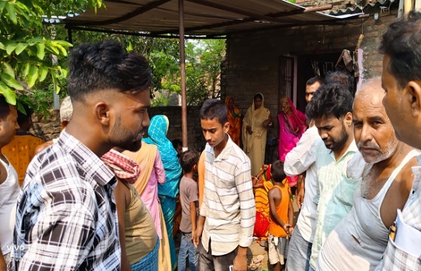 کرنٹ کی زد میں آنے سے خاتون کی موت، بچا نے گیا نوجوان شدید طور سے زخمی