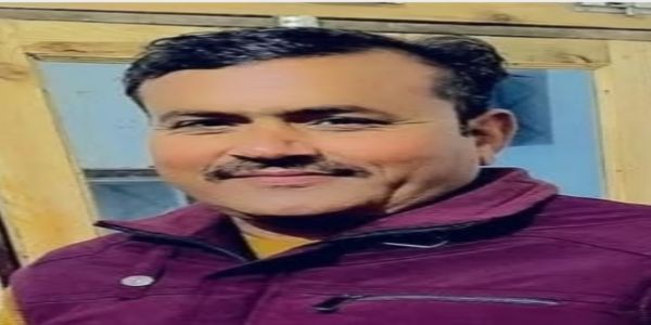 کار پر فائرنگ کرکے  سابق پردھان کا قتل، بھائی شدید زخمی