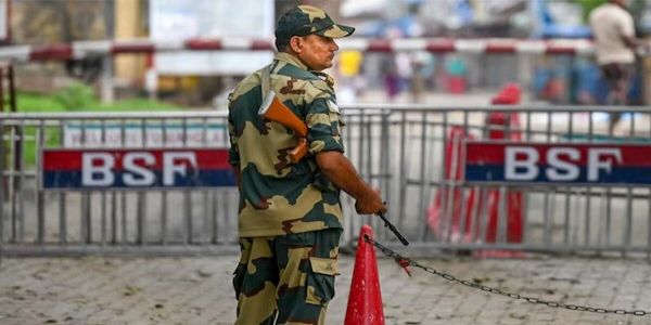 مغربی بنگال کے مالدہ سرحد پر کشیدگی، لوگوں کو واپس بھیجنے کے معاملے پر بی ایس ایف اور بنگلہ دیش سیکیورٹی فورس آمنے سامنے