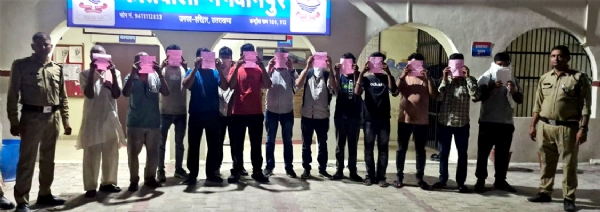 عوامی مقامات پر شراب نوشی کے بعد ہنگامہ کرنے پر 15 افراد گرفتار